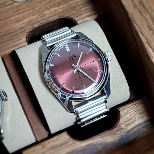 Merkur 상하이 복각 시계