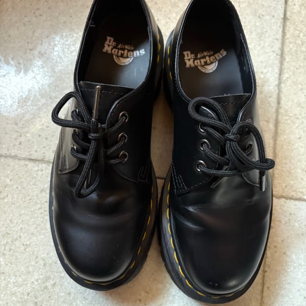 닥터마틴 1461 쿼드 블랙 폴리시드 스무스 / 25567001