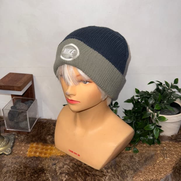 NIKE gray navy reversible beanie 