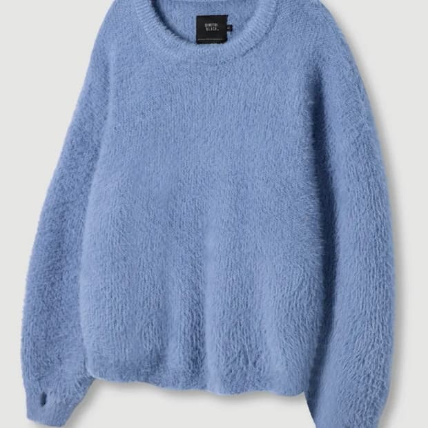 디미트리블랙 에센셜 헤어리 라운드 니트 스카이블루