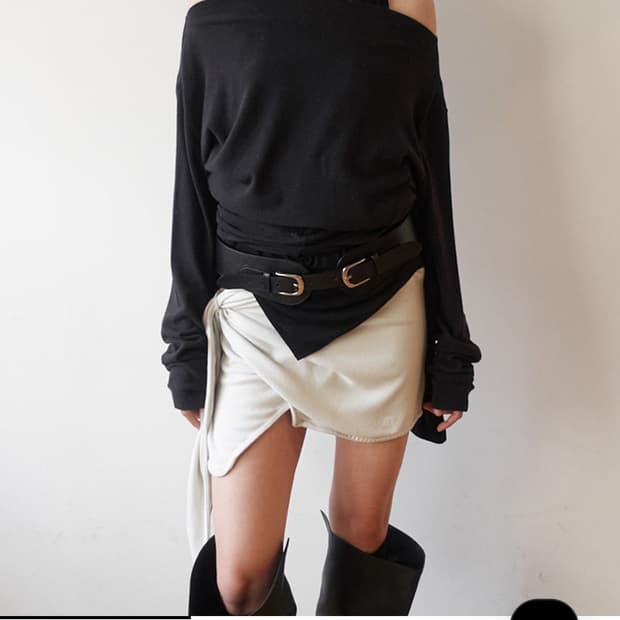 세릭 Cerric Basic Sweat Top / Black