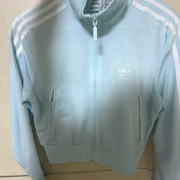 민트색 아디다스 져지