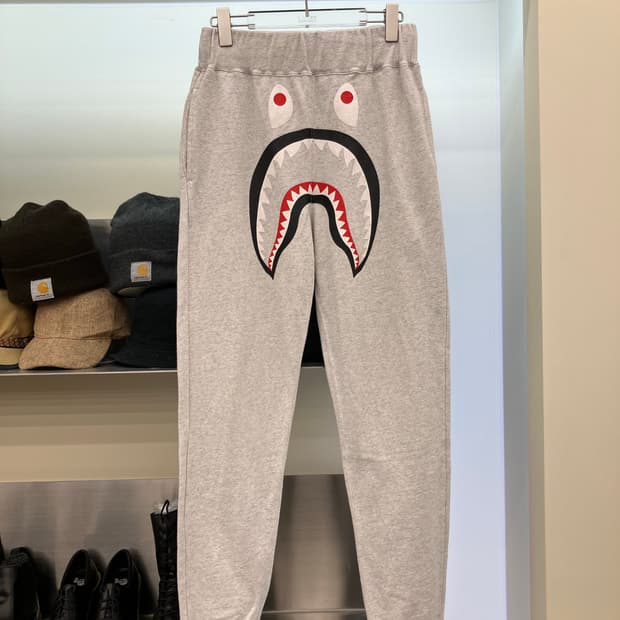 베이프 샤크 릴렉스 핏 조거팬츠 그레이