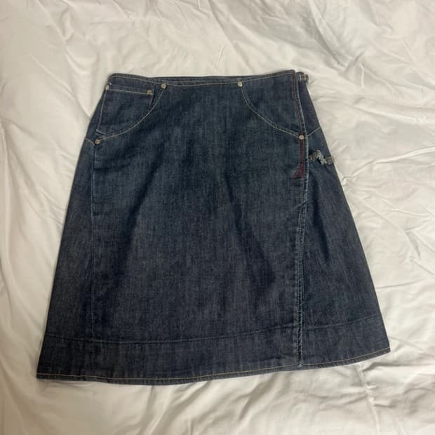 리바이스 데님 미니스커트 미디움 정도 사이즈
