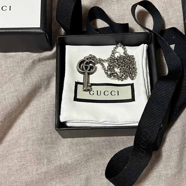 구찌 실버 열쇠 목걸이