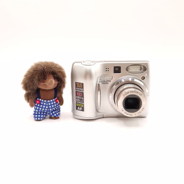미품✨️똑딱이디카🍒 니콘 쿨픽스 7600 실버 ✨
