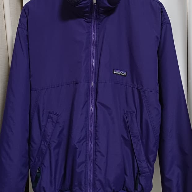 🇺🇸 파타고니아 쉘드 신칠라 봄버 자켓 - 에그플랜트