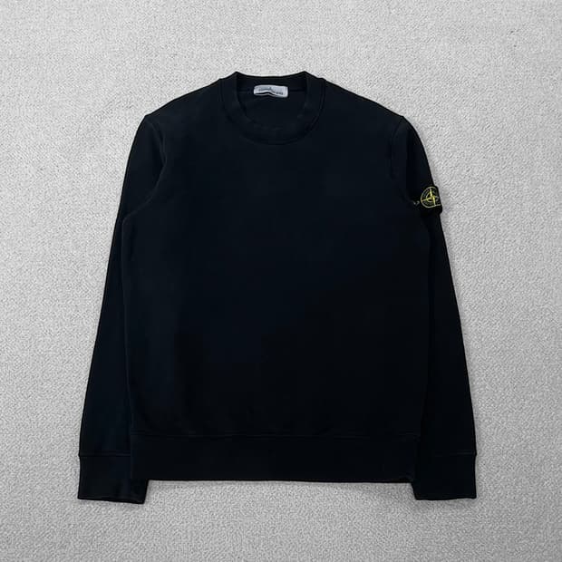 스톤아일랜드 와펜 패치 크루넥 맨투맨 블랙