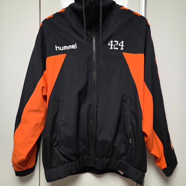 험멜(HUMMEL) X 424 트랙 자켓 / 블랙 오렌지 / M