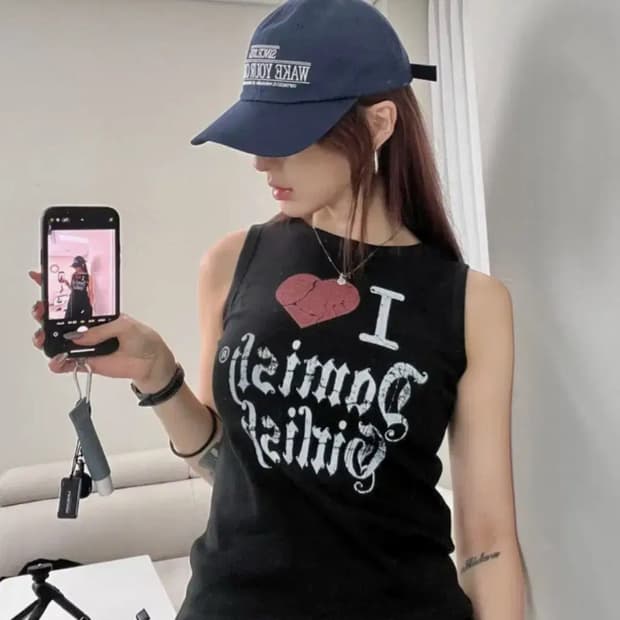 다미쉬 걸리쉬 크랙 하트 탱크탑 민소매 나시 블랙 