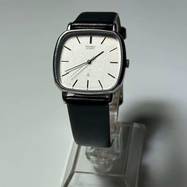 SEIKO quartz square