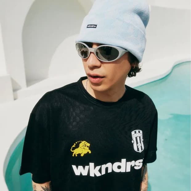 위캔더스 킹 로고 싸커티 블랙 