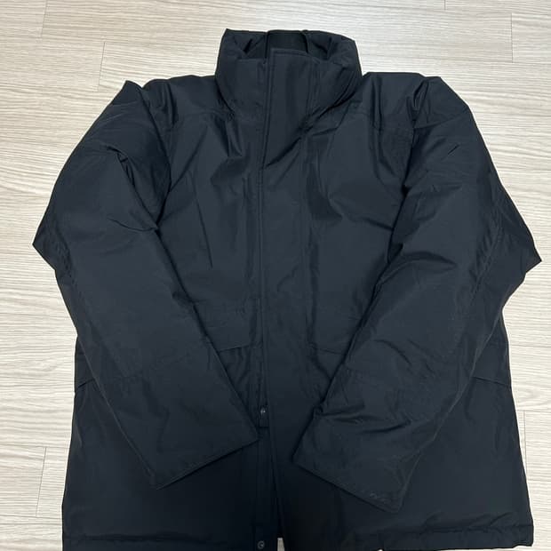25FW 나나미카 고어텍스 숏다운 블랙 M사이즈