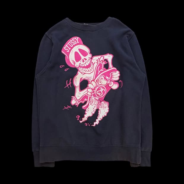 스투시 스컬 그래픽 크루넥 맨투맨