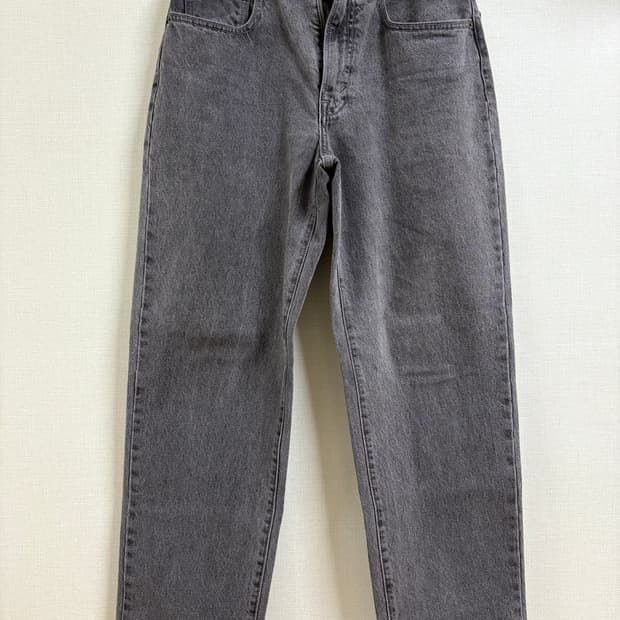 디스이즈네버댓 레귤러진 M 그레이