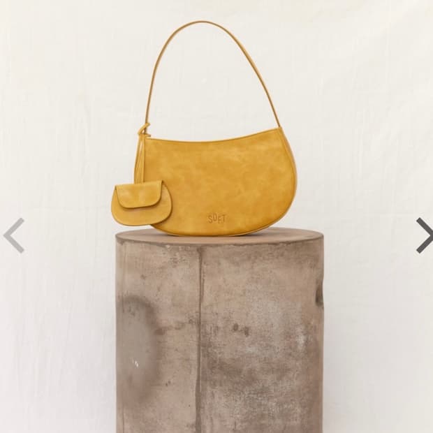 소프트서울 마들렌백 머스타드