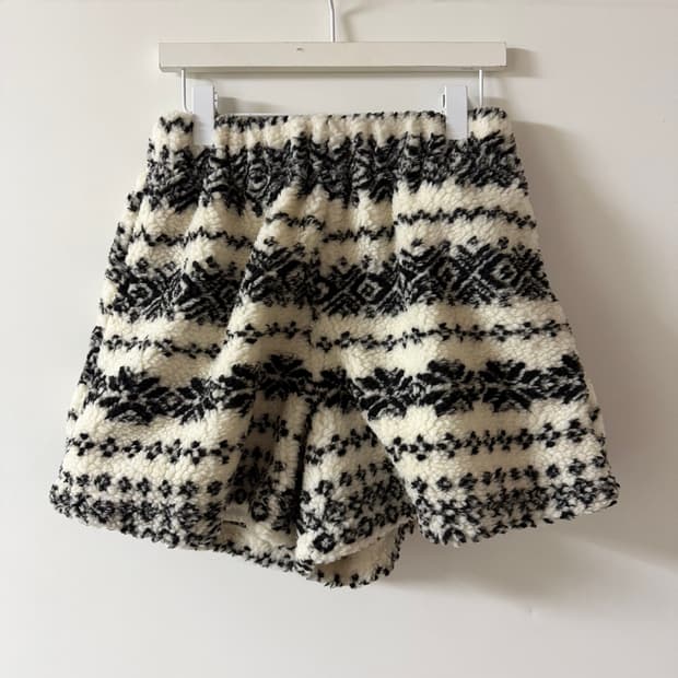 새상품 여자 뽀글이 반바지 (아이보리)