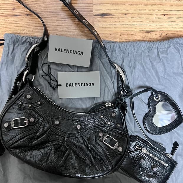 발렌시아가 램스킨 르카골 블랙xs 카드지갑 o