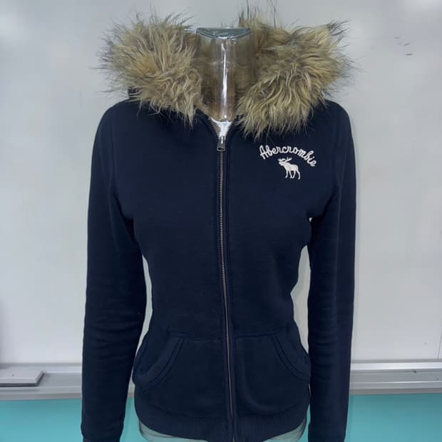 아베크롬비 울프죠 네이비