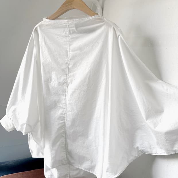 High gauge design wide silhouette shirt