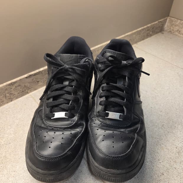 나이키 에어포스1 07 로우 올 블랙