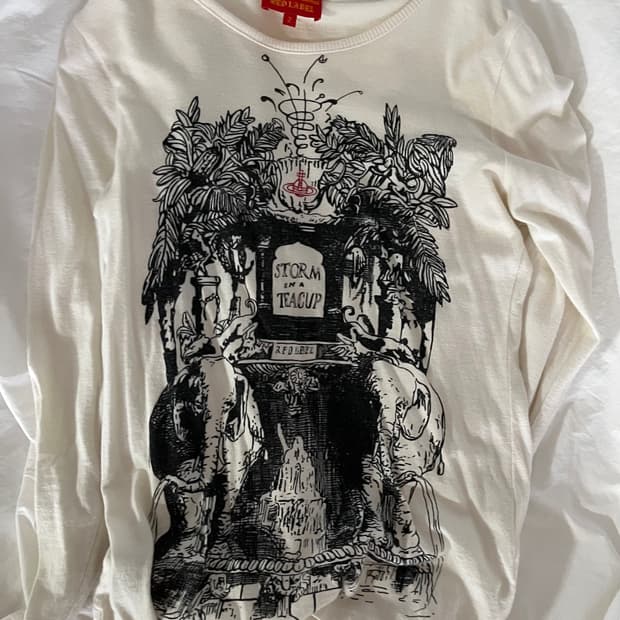 비비안웨스트우드 롱슬리브