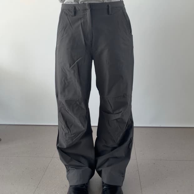 산산기어 패널드 다트 팬츠 차콜