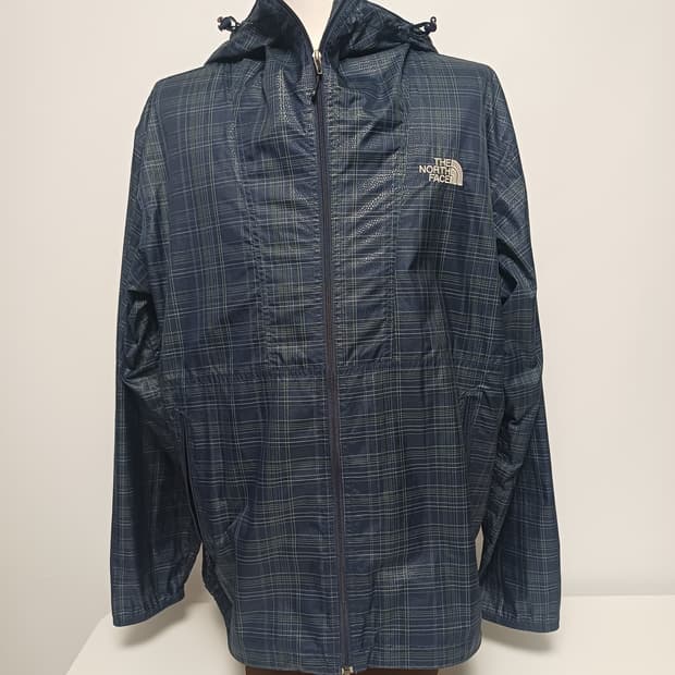 노스페이스의 남성용 경량 윈드브레이커(바람막이) [110]