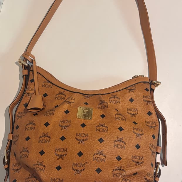 MCM 브라운 모노그램 숄더백