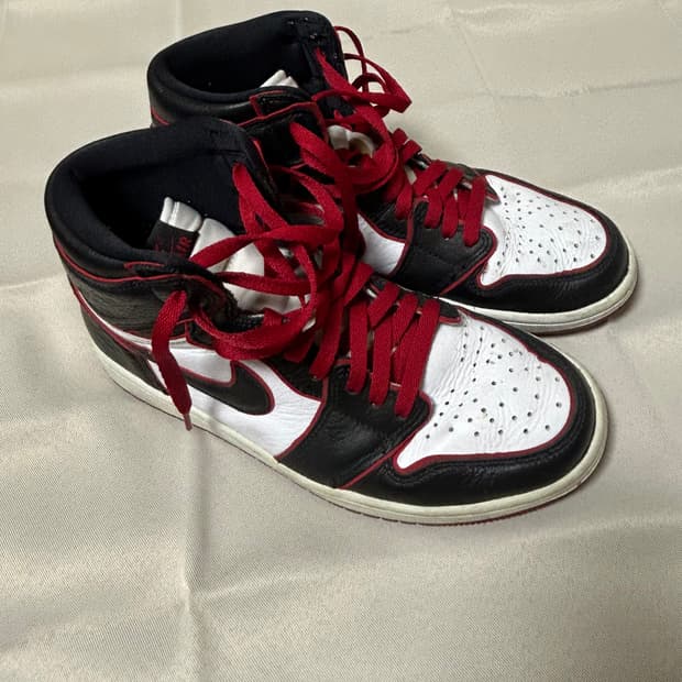 Jordan 1 Retro High OG Bloodline
