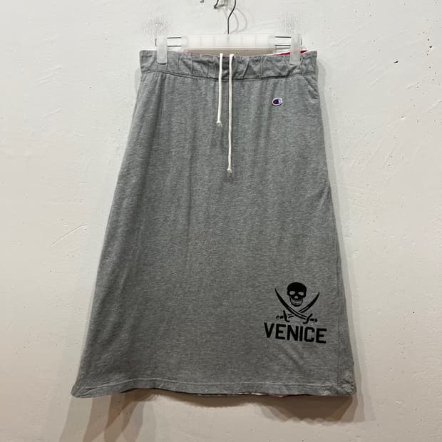 챔피온 VENICE 스컬 리버시블 스커트 치마