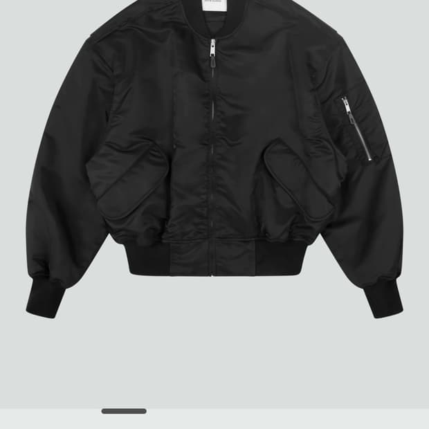 엔타이어 스튜디오 브로드 봄버