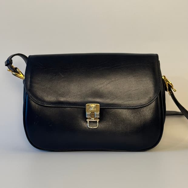CELINE(셀린느) 네이비 레더 숄더백