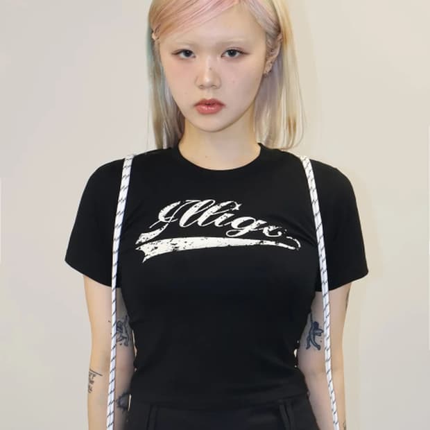 [ILLIGO 일리고]  빈티지 베이스볼 핏티드 크롭 티셔츠 블랙