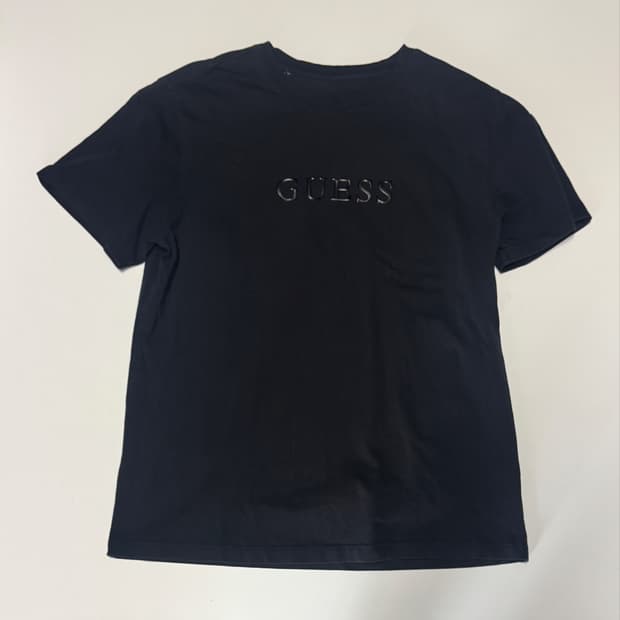 게스 Guess 22년도 스펠아웃 블랙 반팔 티셔츠 L