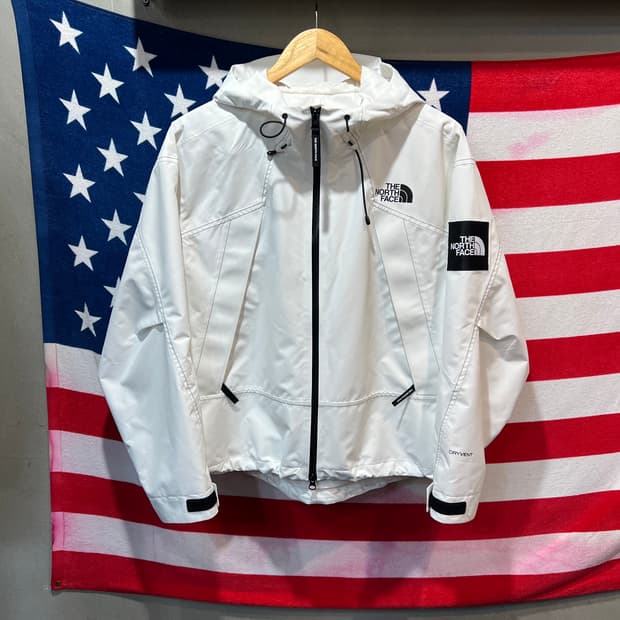 노스페이스 화이트 바람막이 자켓