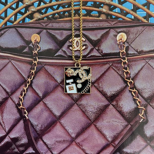 샤넬 스퀘어 시그니처 콜라주 골드 롱 목걸이