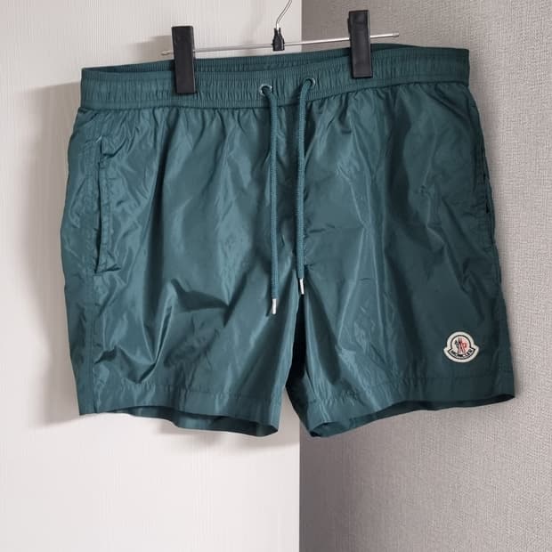 몽클레어 반바지