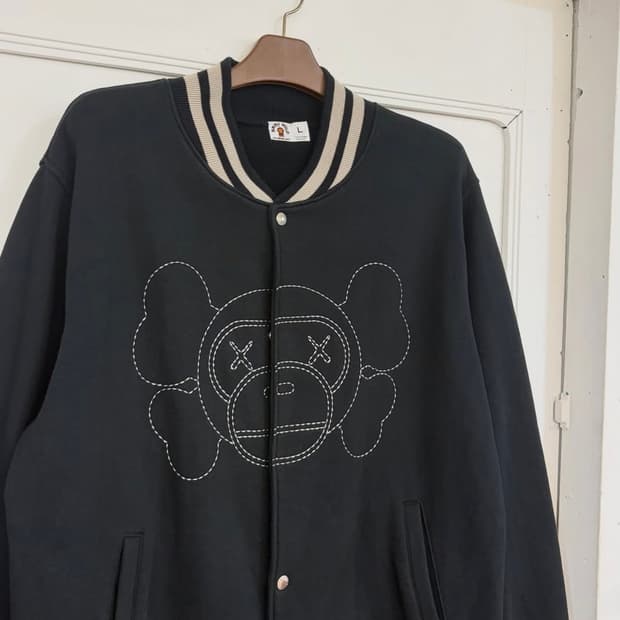 베이프X카우스 바시티 자켓