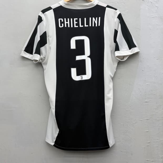 아디다스 17-18 유벤투스 홈 No.3 조르조 키엘리니