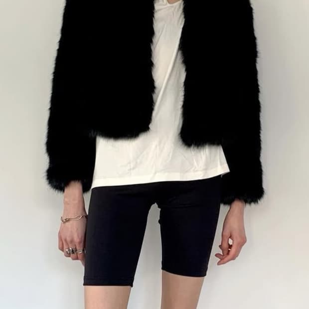 COSMOSS 코스모스 블랙 퍼 자켓