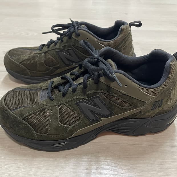 뉴발란스 878 카키 255사이즈 2회착