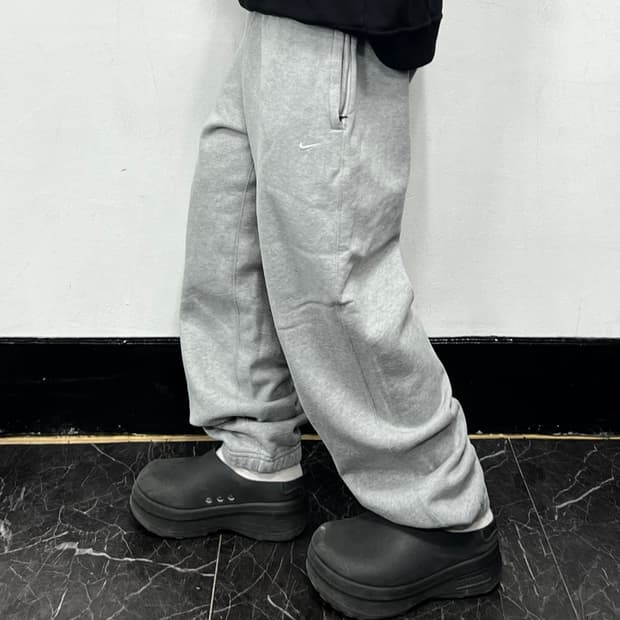 나이키 NRG 솔로스우시 스웻 팬츠 그레이