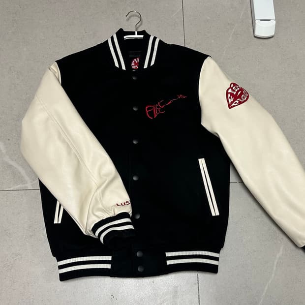 Flirtplace 바시티 자켓 M사이즈