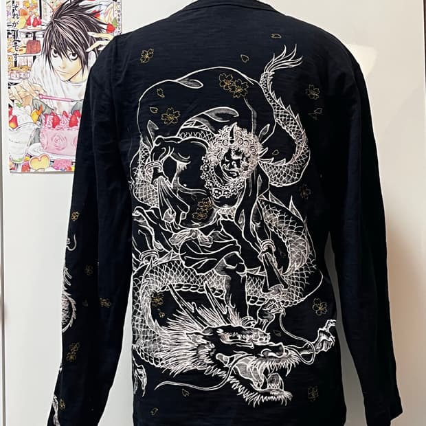 Cropped heads 오리엔탈 용 프린팅 롱 슬리브