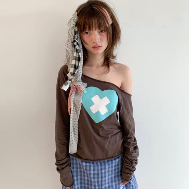 cross heart cut off t-shirt (brown)