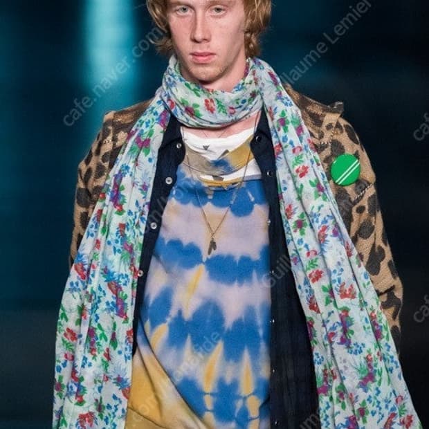 생로랑 서프시즌 플라워 스카프 16ss 에디 슬리먼