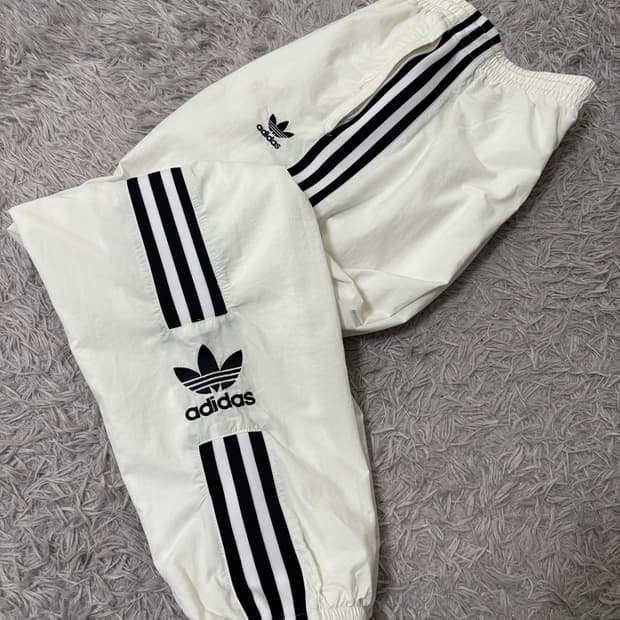 아디다스 화이트 락업 조거팬츠