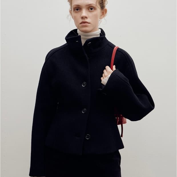 레이브 하이넥 숏코트 s 판매합니다