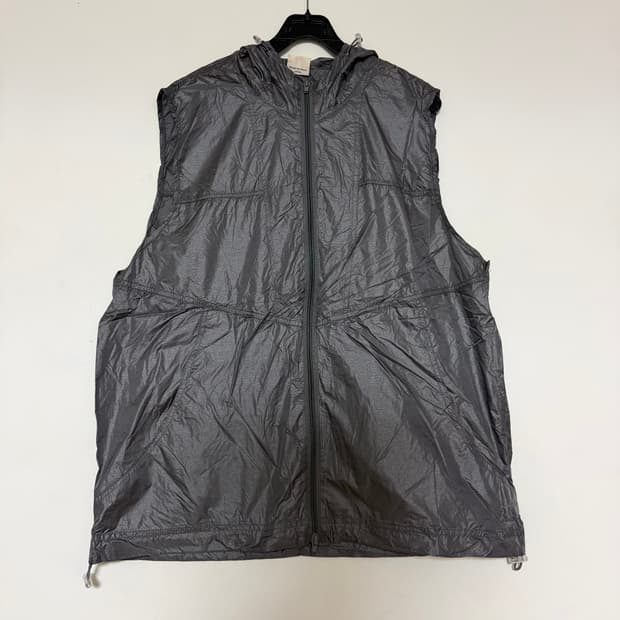 새상품 남자 후드 바람막이 조끼 (차콜)